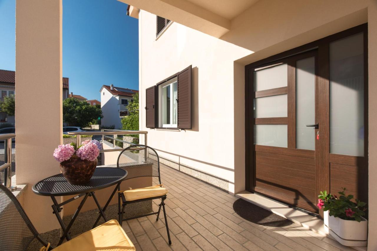 Apartmani PARADISO Krk Town Bagian luar foto