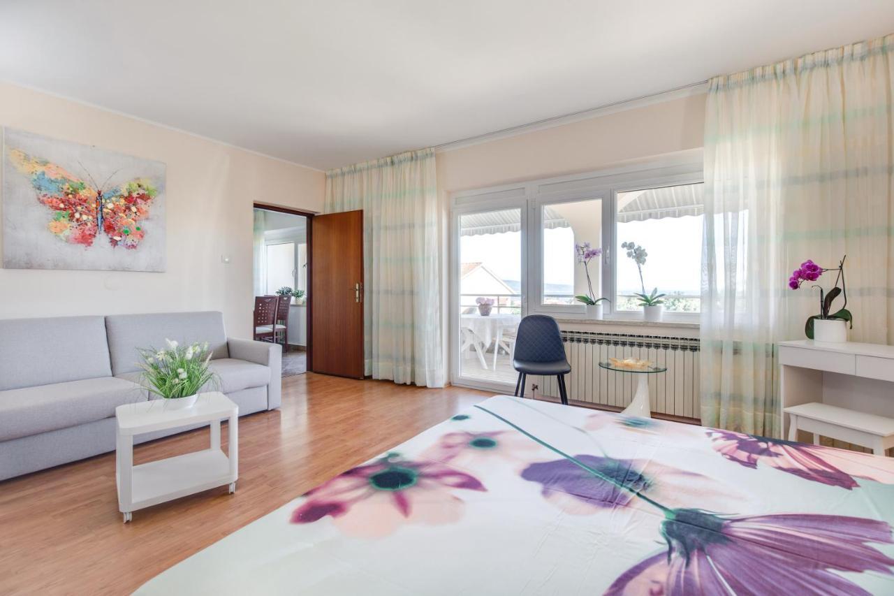 Apartmani PARADISO Krk Town Bagian luar foto