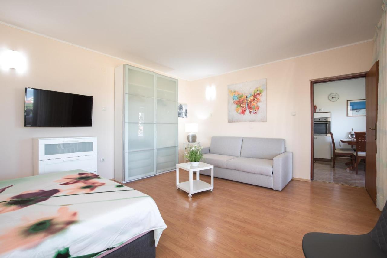 Apartmani PARADISO Krk Town Bagian luar foto