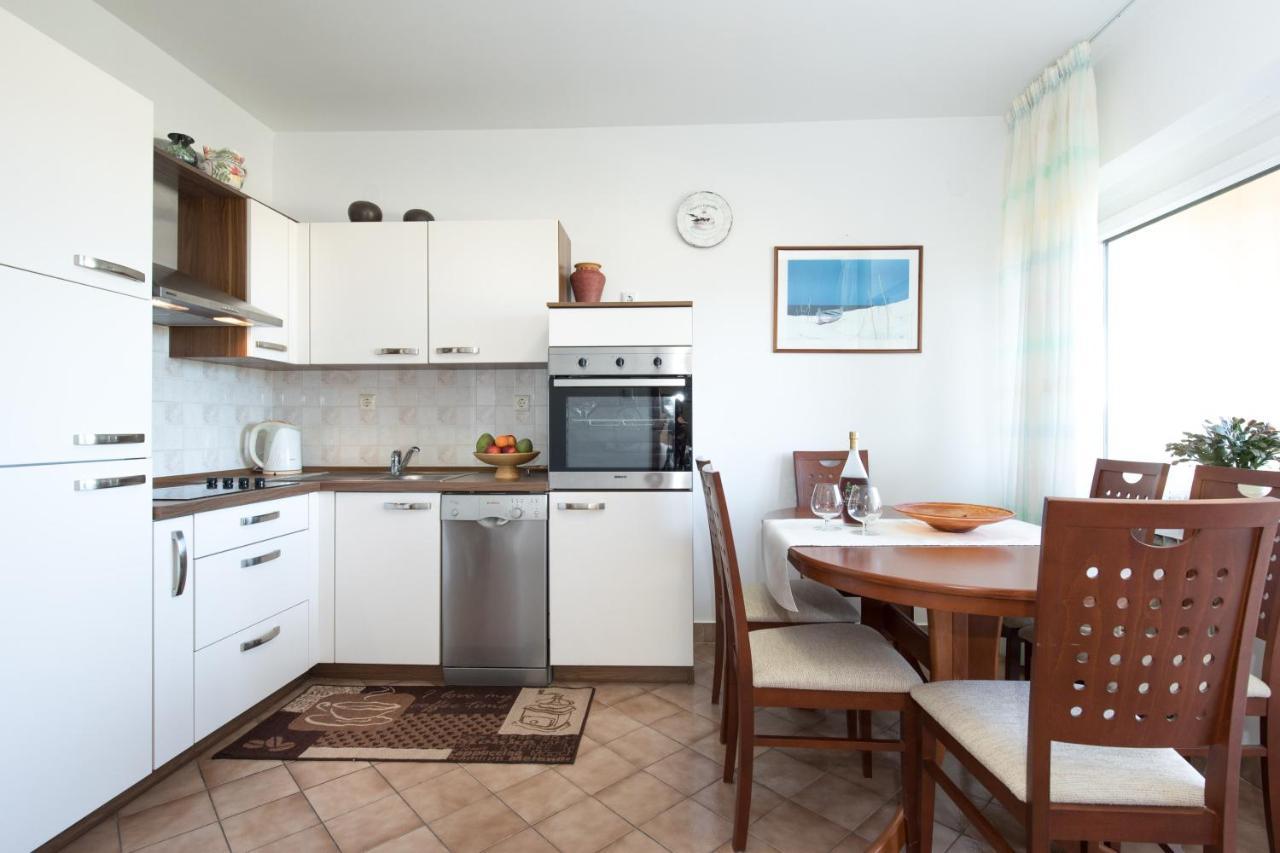 Apartmani PARADISO Krk Town Bagian luar foto