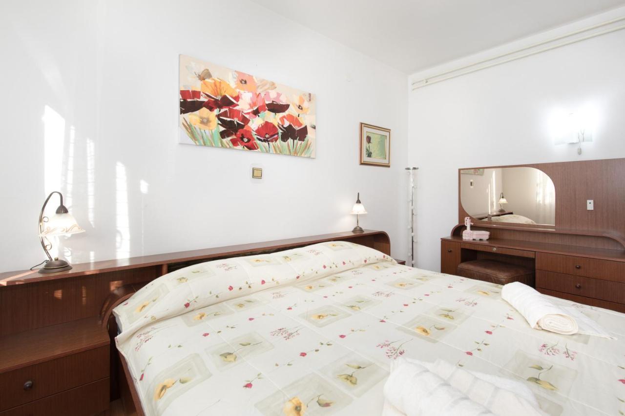 Apartmani PARADISO Krk Town Bagian luar foto